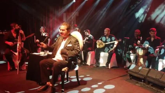 Kırşehir'de unutulmaz bir vefa gecesi: Tatlıses, Ertaş'ın eserlerini seslendirdi