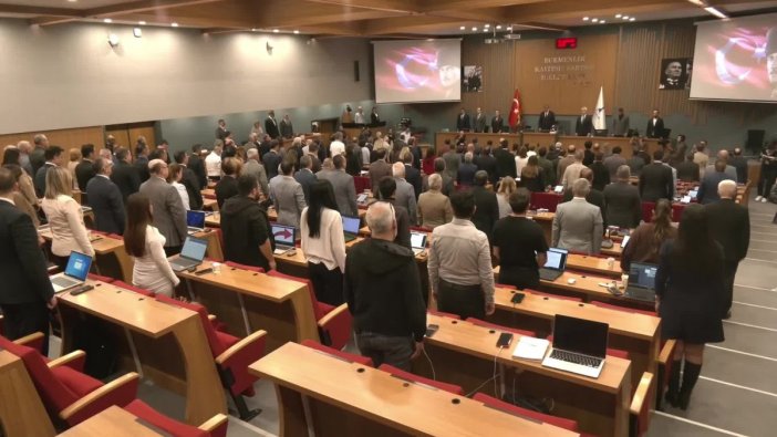 İzmir Meclisi'nde Ekim tartışmaları: Çankaya otoparkı ve bisiklet taksi ön planda