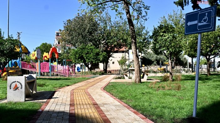 Muratpaşa'nın parkları modern bir görünüme kavuşuyor