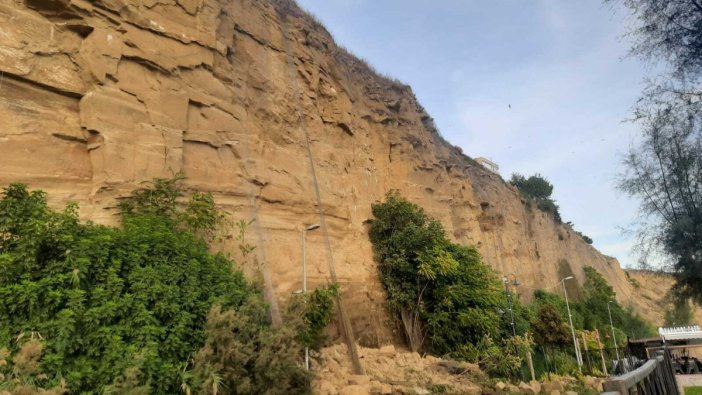 Silivri'deki heyelan sonrası acil önlem çağrısı