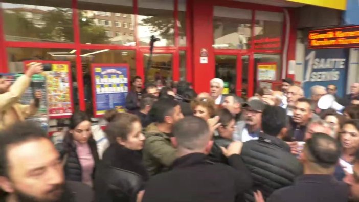 KESK üyeleri Adalet Bakanlığı'na yürümek istedi, polis engeline takıldı