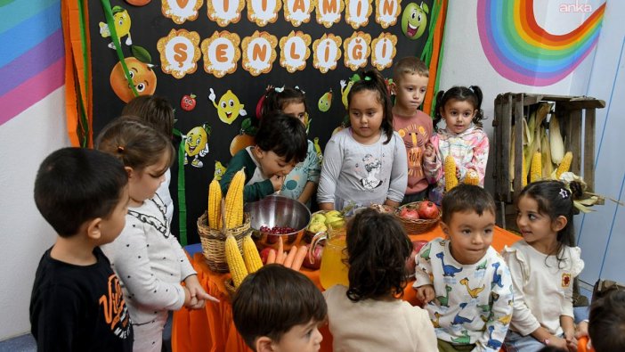 Çocuklar meyvelerin faydalarını keşfetti