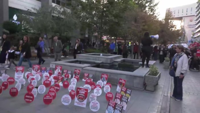 Kadınlar, boş tencere eylemiyle yoksulluğa dikkat çekti