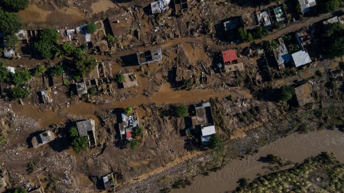 Meksika'da felaket büyüyor: 72 ölü, 48 kayıp