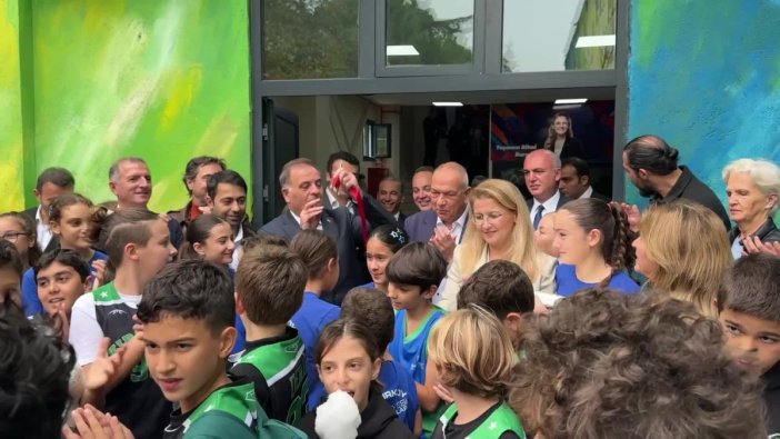 Bakırköy'de yenilenen spor kompleksi açıldı