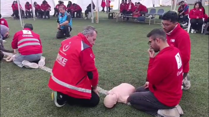 Genç Kızılaycılar afet hazırlığı için bir araya geldi