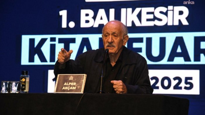 Alper Akçam, kitap severlerle buluştu