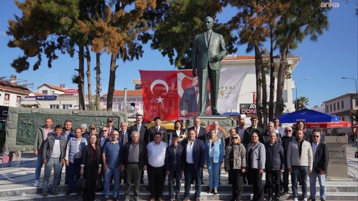 Ayvalık’ta muhtarlar coşkuyla kutlandı