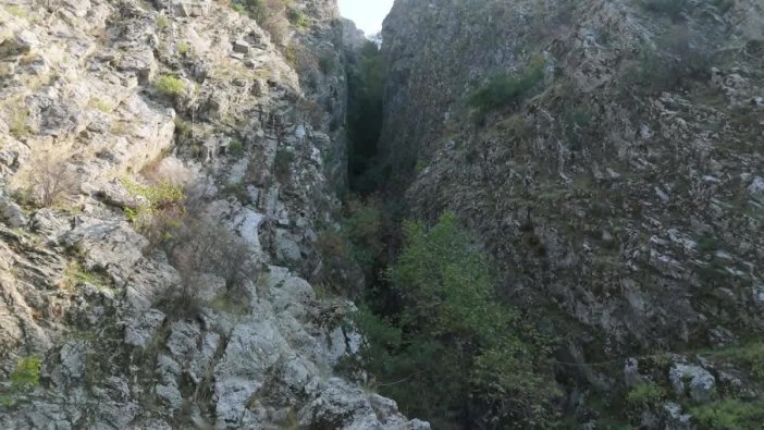 4 yaşındaki Yusuf, zorlu kanyon macerasını başarıyla tamamladı