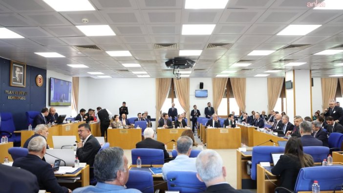 Vergi paketine yönelik sert eleştiriler: 'Sinekten yağ çıkarılıyor!'