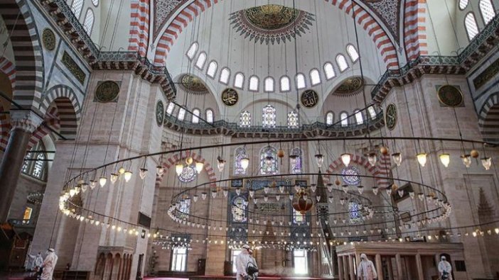 İstanbul'da cuma namazı kılınacak camiler belirlendi