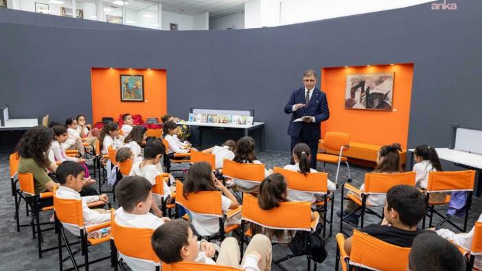 İzmirli çocuklar başkanla kitap dünyasına adım attı