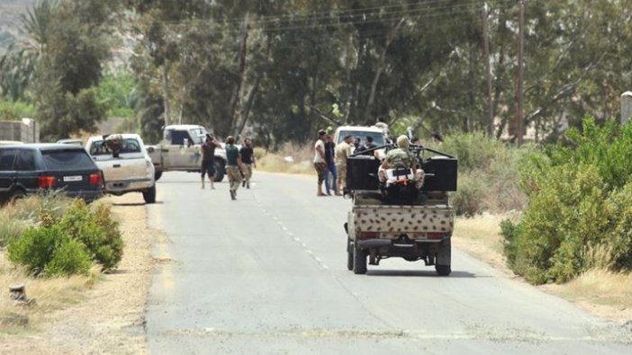 Libya ordusu tuzaklar ve mayınları temizliyor