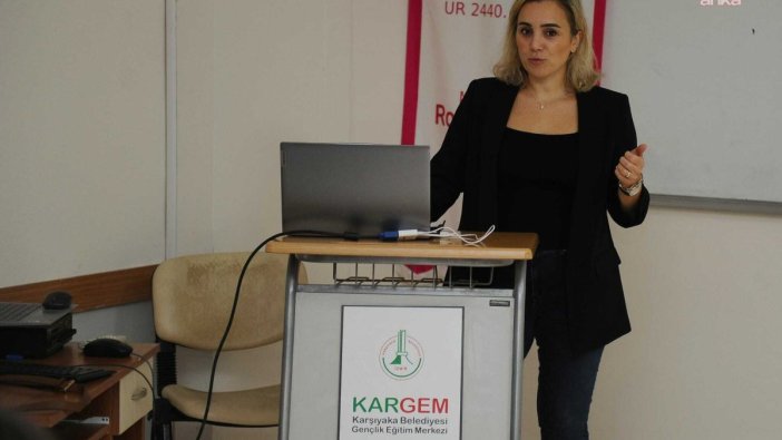 Kız öğrencilere kadın sağlığı dersi verildi