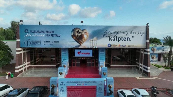 Antalya Altın Portakal Film Festivali, 'Gelin Takımı 2' ile kapılarını açtı