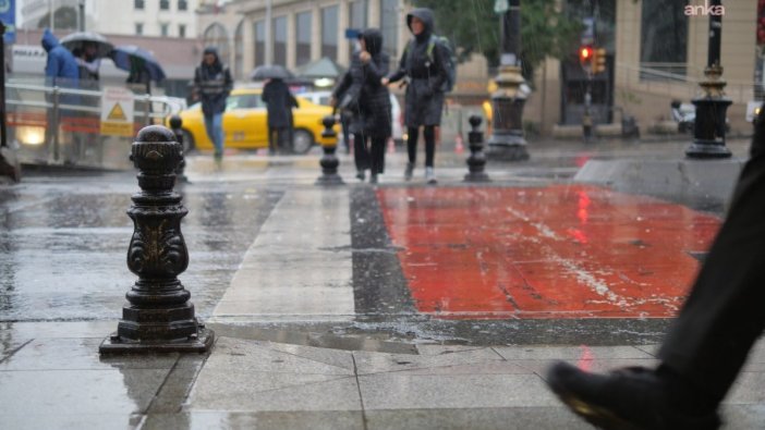 İstanbul'da yarın fırtına ve sağanak yağış geliyor