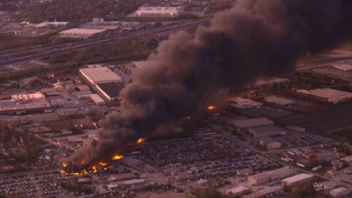 ABD'de kargo uçağı düştü! Ölü ve yaralılar var
