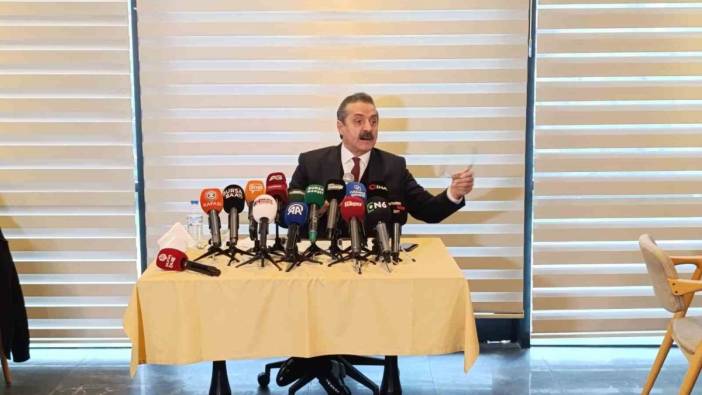 Eski Bakan Çelik Bursaspor'un Geleceğini Değerlendirdi: Birlik Sağlanamazsa Tehlike Büyük