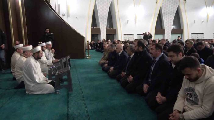 Adıyaman’da Deprem Şehitleri İçin Mevlit Programı Düzenlendi