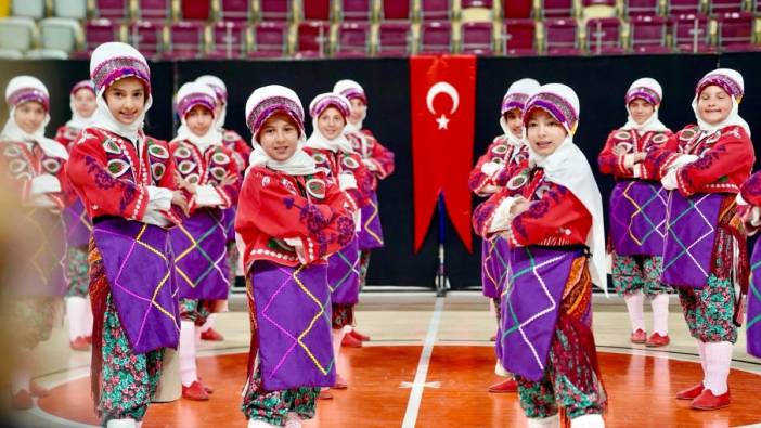 Isparta'da Halk Oyunları Miniklerin Şampiyonu: Sevim Örnek İlkokulu