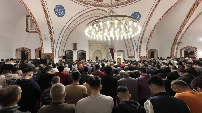 Yeniden İnşa Edilen Habibi Neccar Camii Kadir Gecesi'nde Dolup Taştı