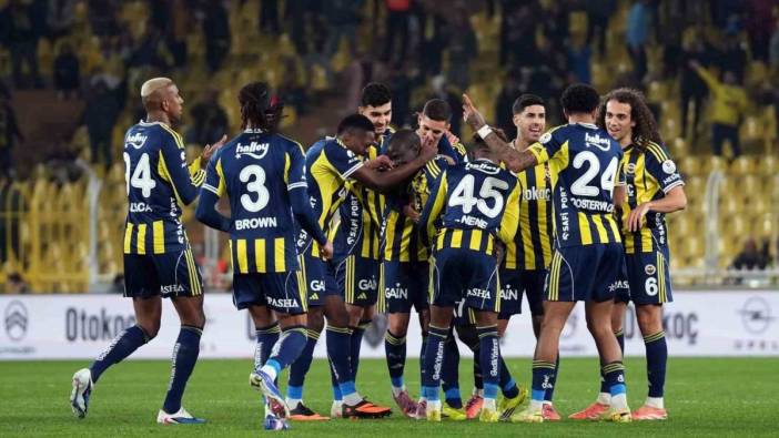 Fenerbahçe, Gaziantep FK'yı 4-1 Mağlup Ederek Puanını 60'a Yükseltti