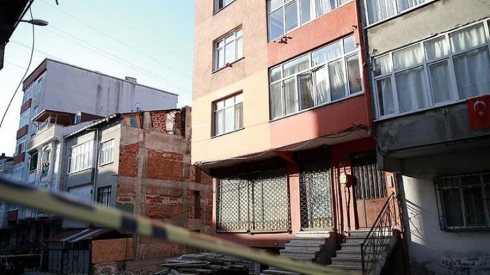Küçükçekmece'de yıkılma riski bulunan bina boşaltıldı