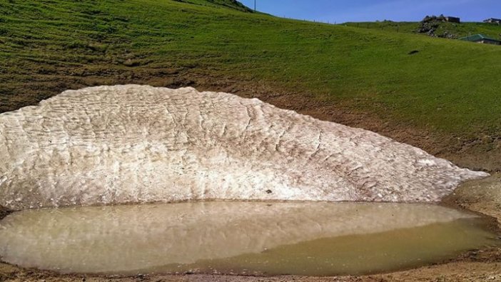 Gümüşhane'deki Dipsiz Göl su tutmaya başladı