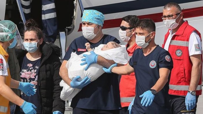 İngiltere'de operasyonla ayrılan siyam ikizleri yurda döndü