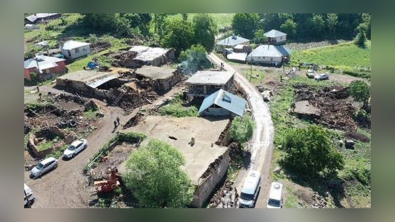 Depremin vurduğu Elmalı köyündeki hasar drone ile görüntülendi