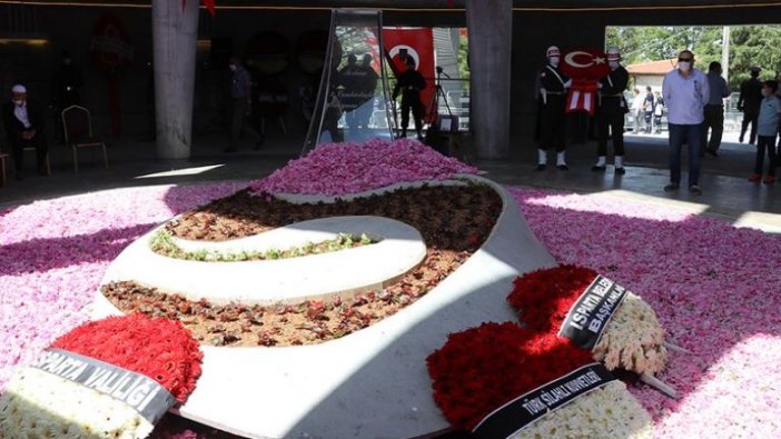 Dokuzuncu Cumhurbaşkanı Demirel mezarı başında anıldı