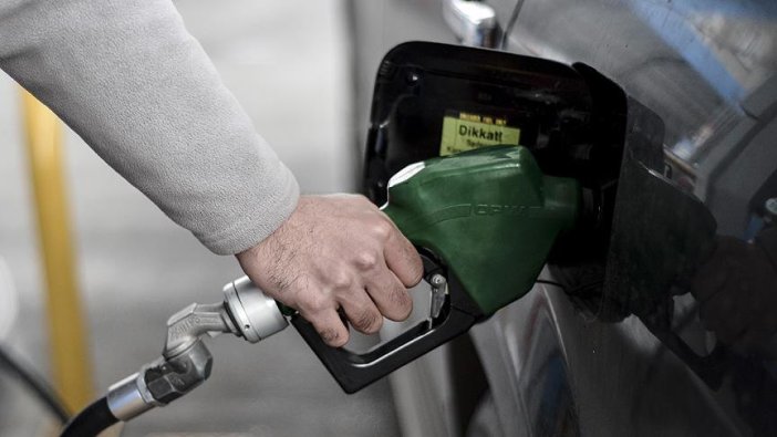 Benzinde 9 kuruş indirim