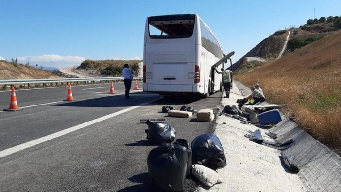 Balıkesir'de yolcu otobüsü devrildi: 33 yaralı