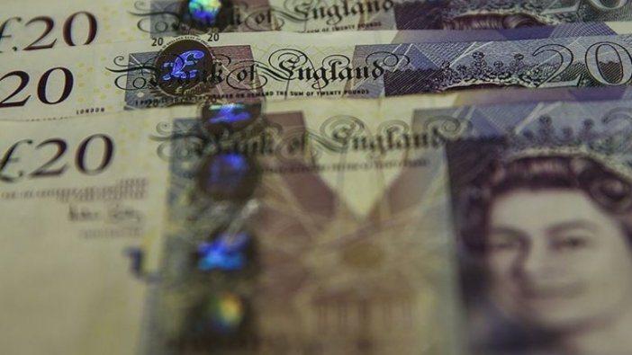 İngiltere’de 900 bin kamu çalışanının maaşına zam yapılacak