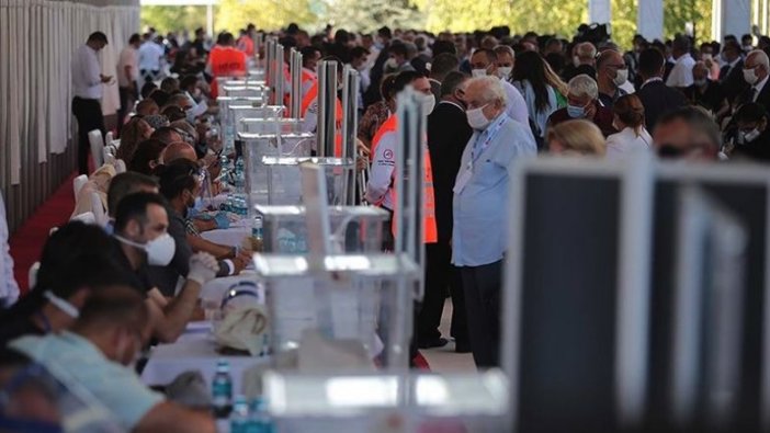 CHP'nin 37'inci Olağan Kurultayı PM seçimlerinde Faik Öztrak en fazla oyu olan isim oldu