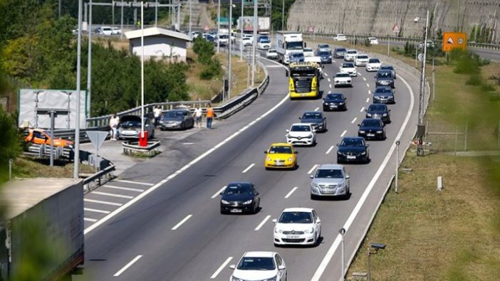 Tatilcilerin bayram yolculuğu başladı