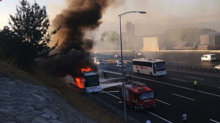Kocaeli'de seyir halindeki yolcu otobüsü yandı