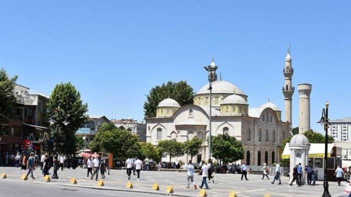 Malatya'da Kovid-19 tedbirleri kapsamında mesai saatlerinde düzenlemeye gidildi