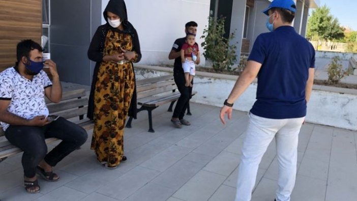 Kaymakam, tebdili kıyafetle Kovid-19 denetimi yaptı