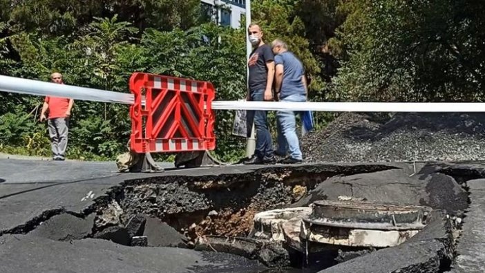Beşiktaş'ta yağış nedeniyle yol çöktü