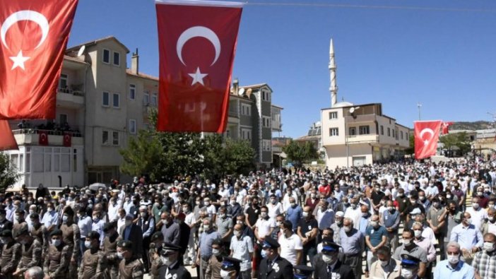 Giresun'daki selde şehit olan Jandarma Uzman Çavuş Burak Tok son yolculuğuna uğurlandı