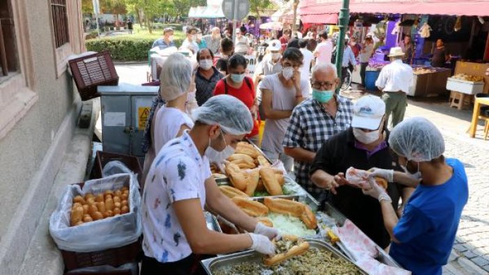Eskişehir'de bedava balık ekmek kuyruğu