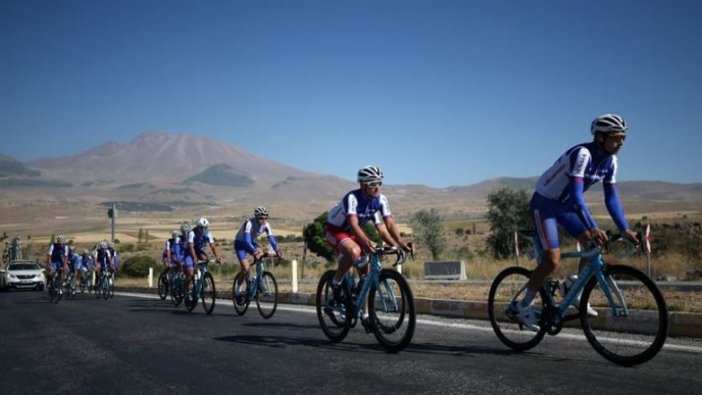 Yabancı bisikletçiler Erciyes Dağı'na hayran kaldı