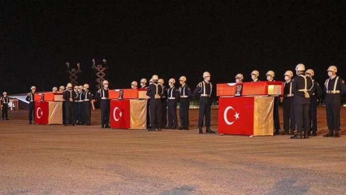 Van'da şehit askerler için tören düzenlendi