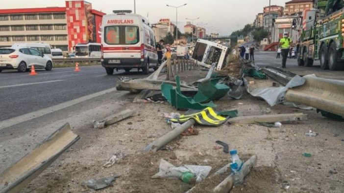 İstanbul'da yolcu otobüsü devrildi: 9 yaralı