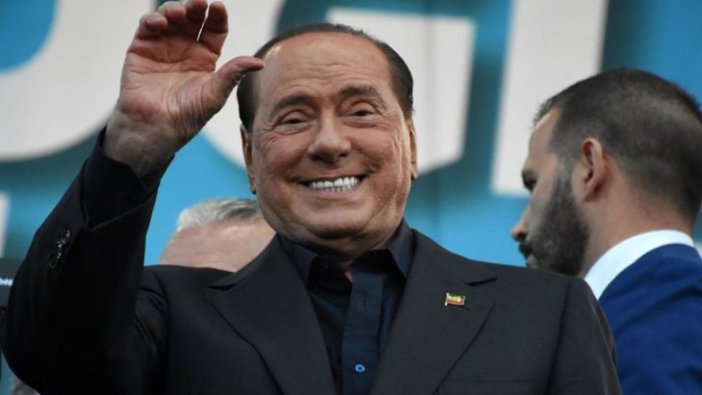 Kovid-19 tedavisi gören Berlusconi hastaneden taburcu edildi