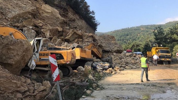 Bursa'da yol çalışması yapılan alandaki göçükte 1 kişi öldü