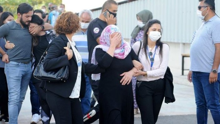 Antalya'da bariyerlere çarpan motosikletteki polis şehit oldu
