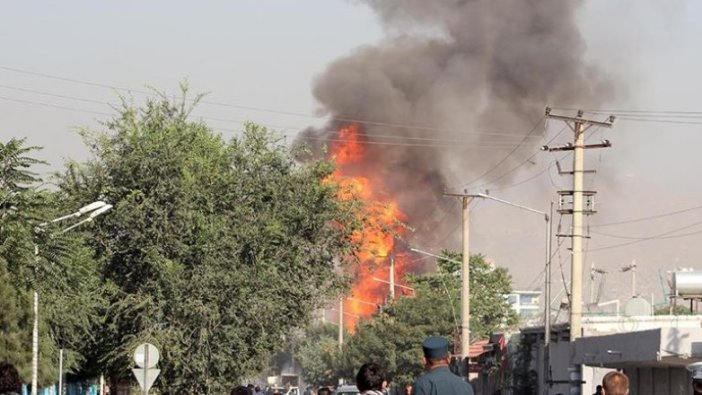 Afganistan'da askeri karakola bomba yüklü araçla saldırı: 9 ölü