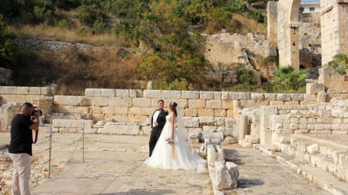Mersin'deki antik kent yeni evlenen çiftlere doğal fotoğraf stüdyosu oldu